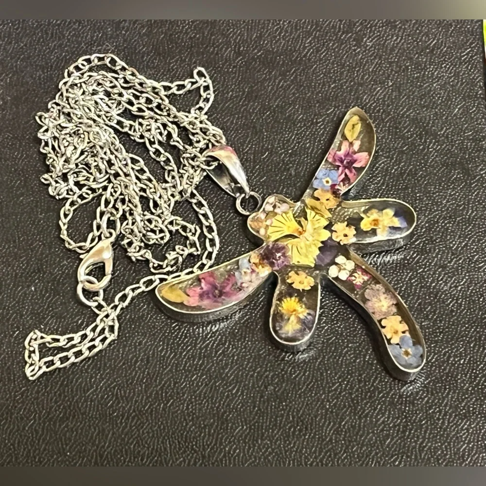Dragonfly Pressed Dried Flowers Necklace